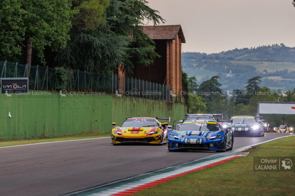 50 RICHARD MILLE AF CORSE (ITA), Ferrari 296 LMGT3, Custodio TOLEDO (USA), Lilou WADOUX (FRA), Riccardo AGOSTINI (ITA), 66 JMW MOTORSPORT (GBR), Ferrari 296 LMGT3, Anthony NOBLE (USA), Jason HART (USA), Gianmaria BRUNI (ITA), action